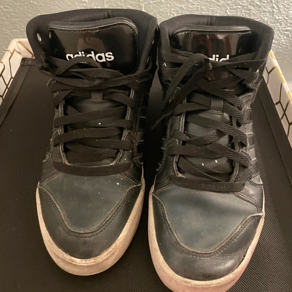Adidas Sneakers